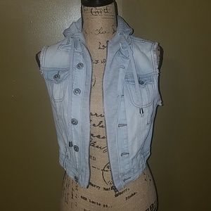 A really fun denim vest ❤
